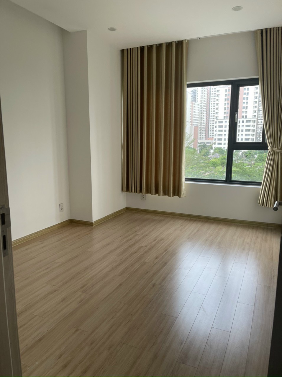 Hinh-Bán căn hộ New City Thủ Thiêm 1 phòng ngủ nhà trống