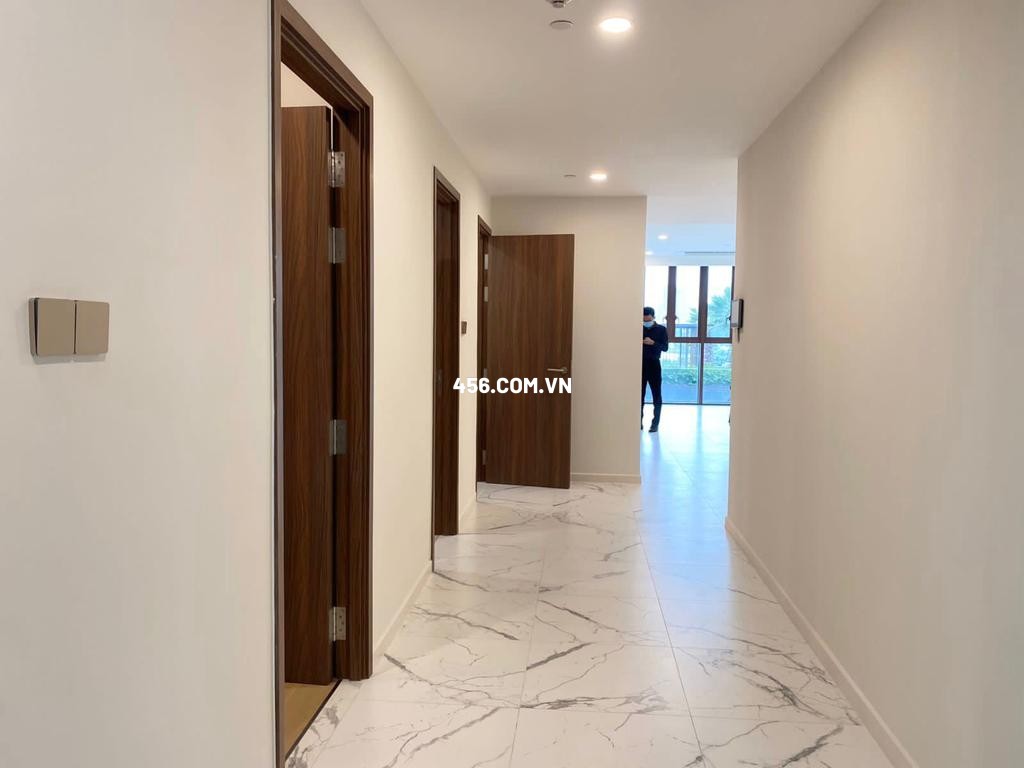 Hinh-Cho thuê căn hộ Metropole 2 phòng ngủ nhà trống có sân thượng view hồ bơi