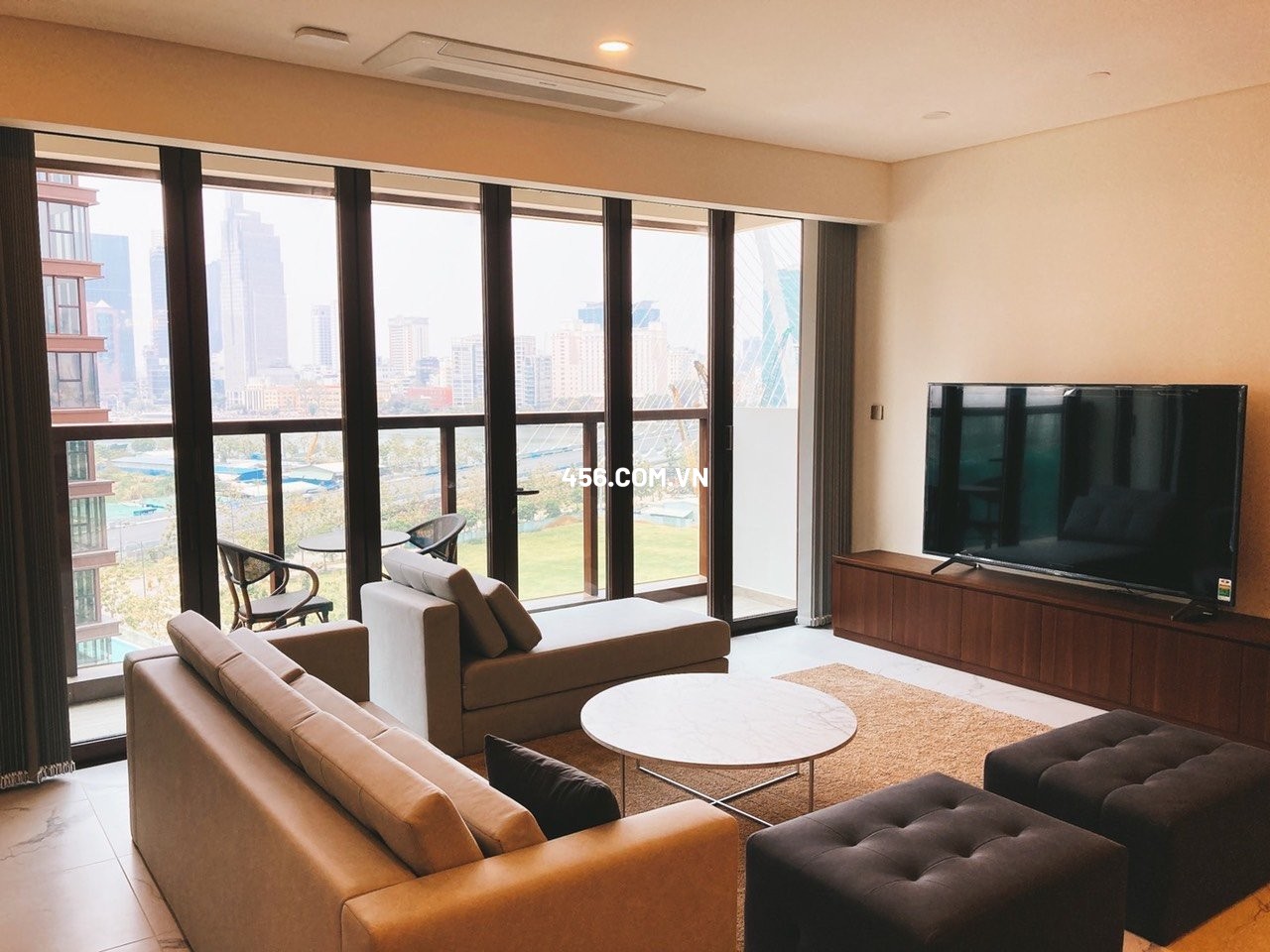 Thuê căn hộ The Metropole 3 phòng ngủ đầy đủ...