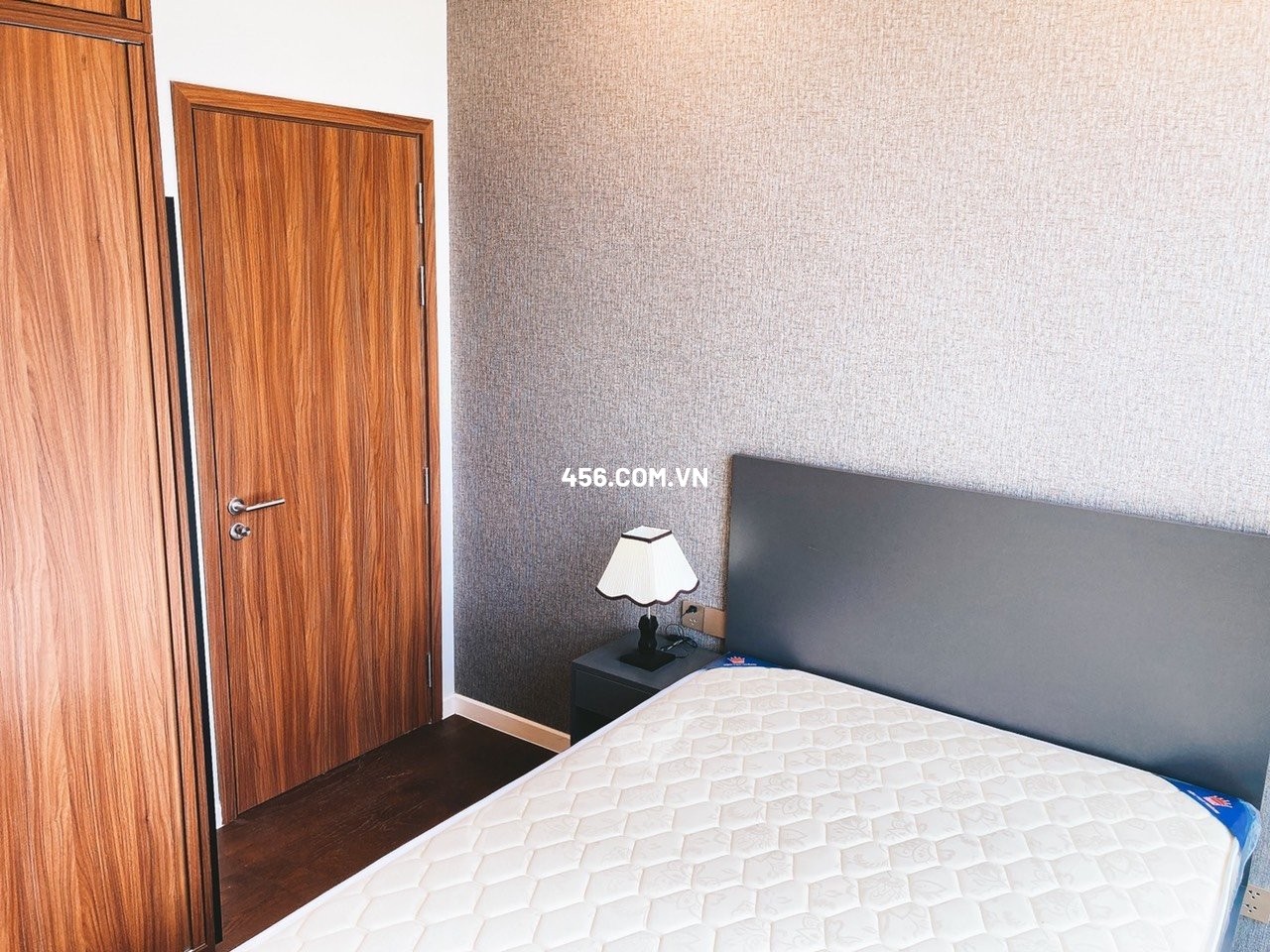 Hinh-Thuê căn hộ The Metropole 3 phòng ngủ đầy đủ nội thất ở liền