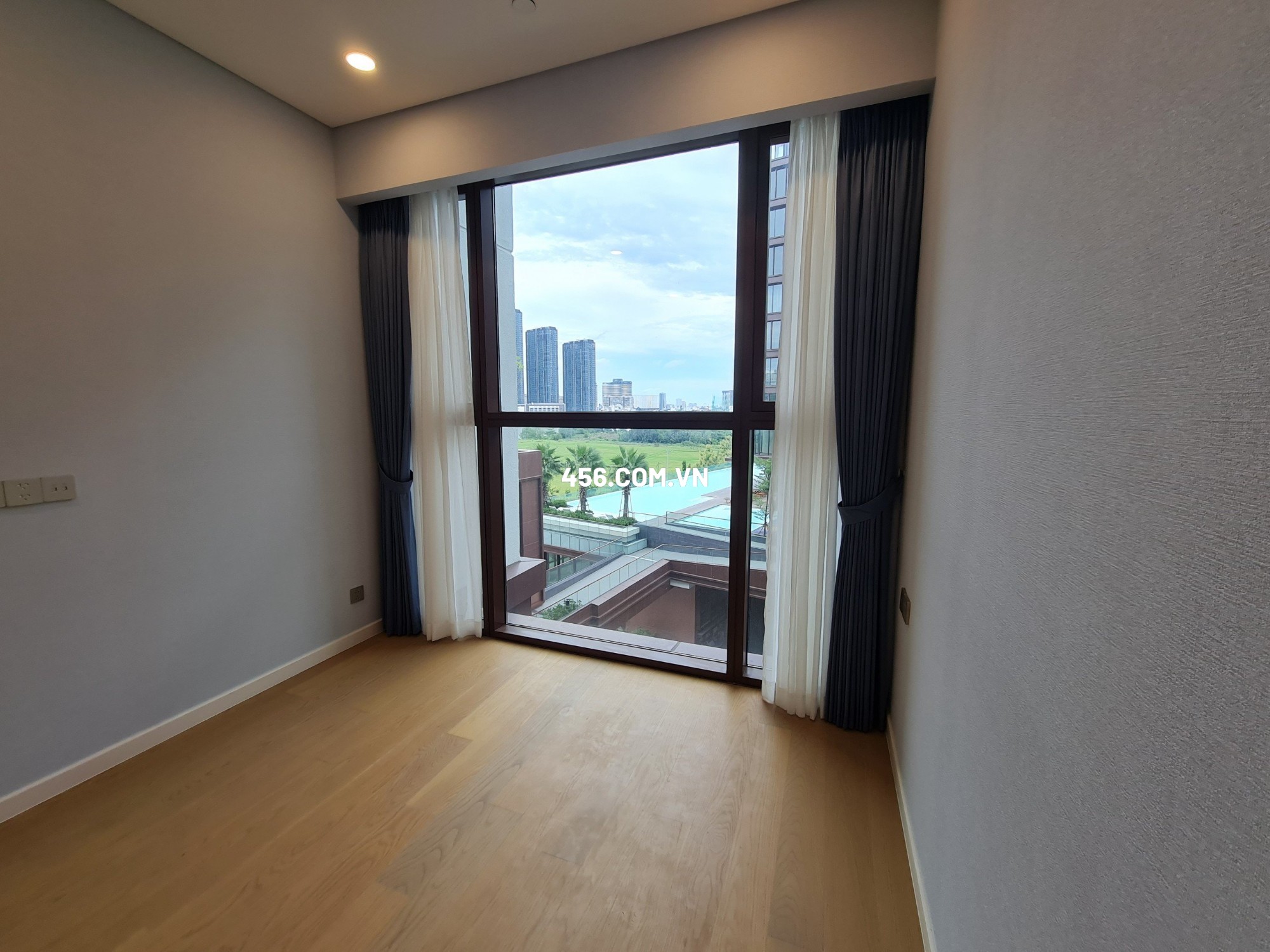 Hinh-2 Phòng Ngủ Căn hộ The Metropole Thủ Thiêm cho thuê view hồ bơi