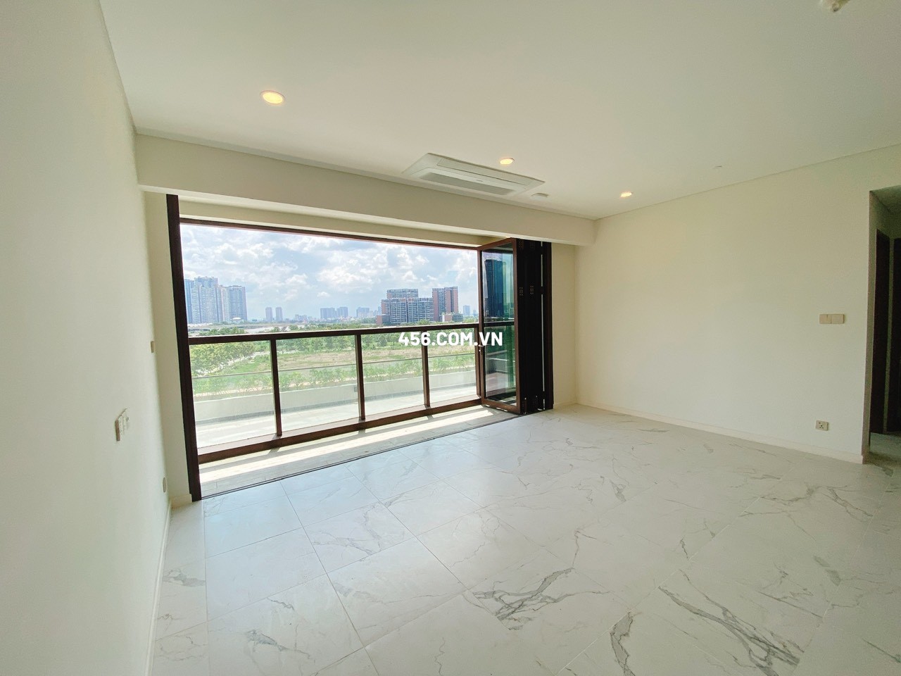 Hinh-Cho thuê căn hộ The Metropole Thủ Thiêm 3 phòng ngủ sân vườn nhà trống view Landmark 81