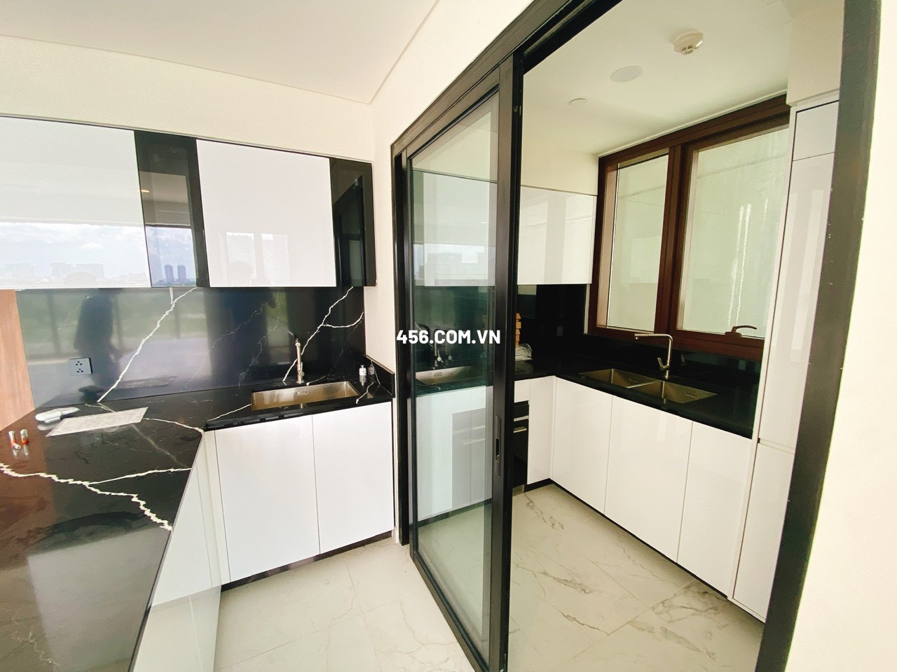 Hinh-Cho thuê căn hộ The Metropole Thủ Thiêm 3 phòng ngủ sân vườn nhà trống view Landmark 81