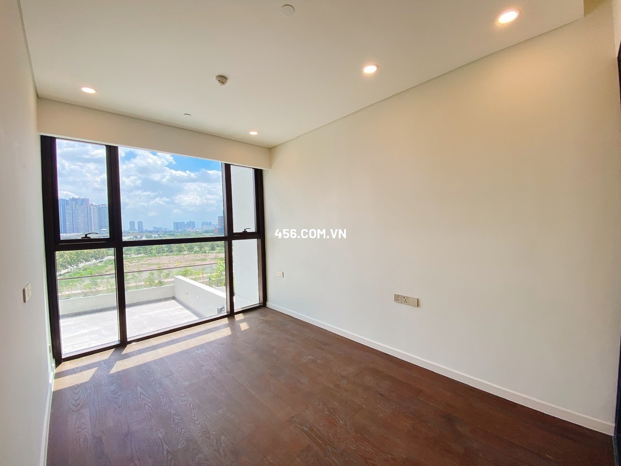 Hinh-Cho thuê căn hộ The Metropole Thủ Thiêm 3 phòng ngủ sân vườn nhà trống view Landmark 81