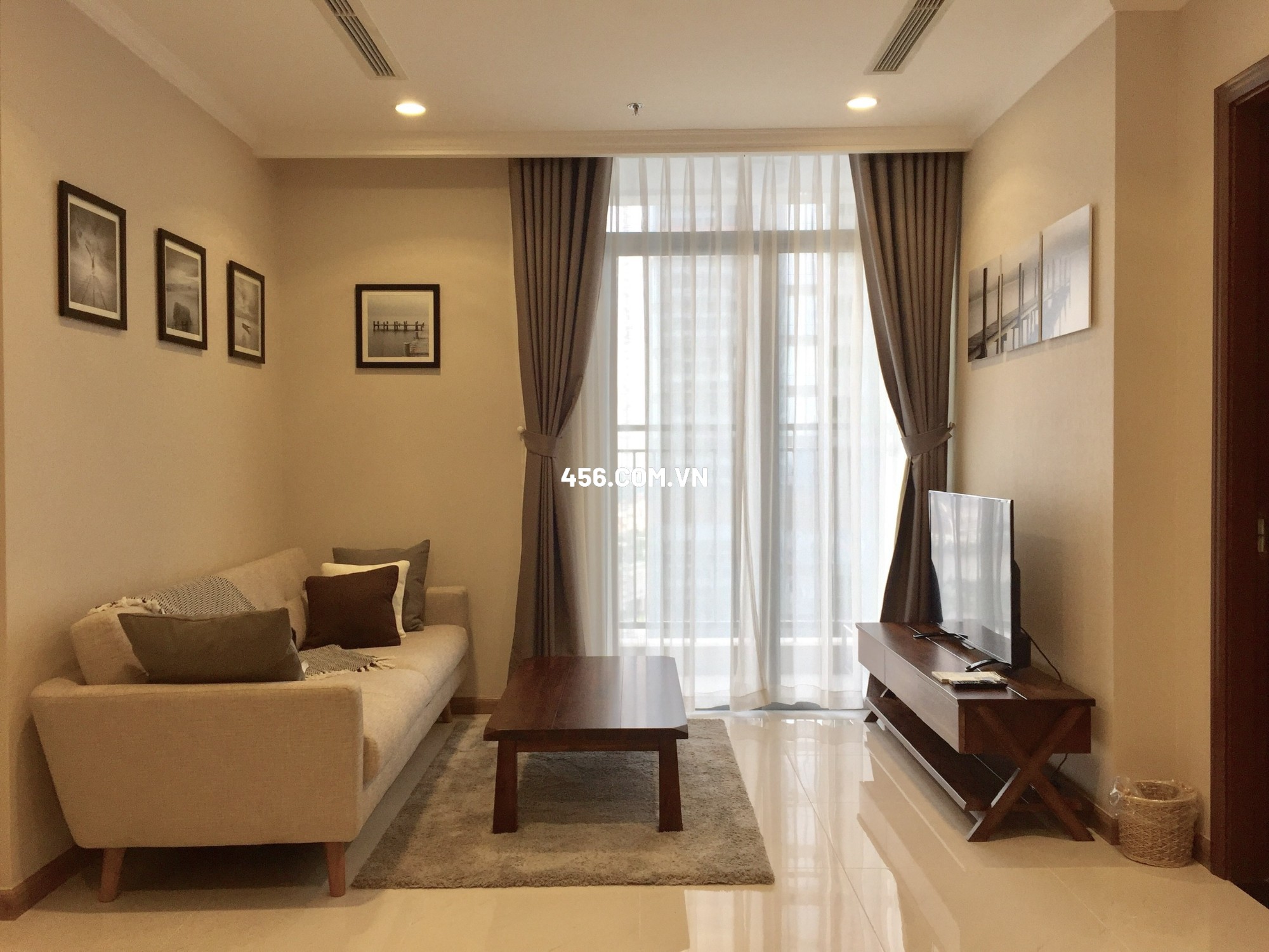 Cho thuê căn hộ Vinhomes Central Park 1 phòng...
