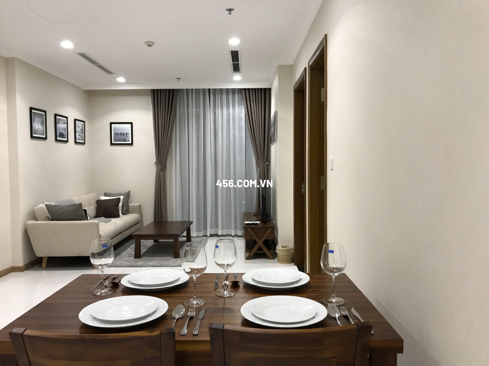 Hinh-Cho thuê căn hộ Vinhomes Central Park 1 phòng ngủ tòa Landmark 18 triệu