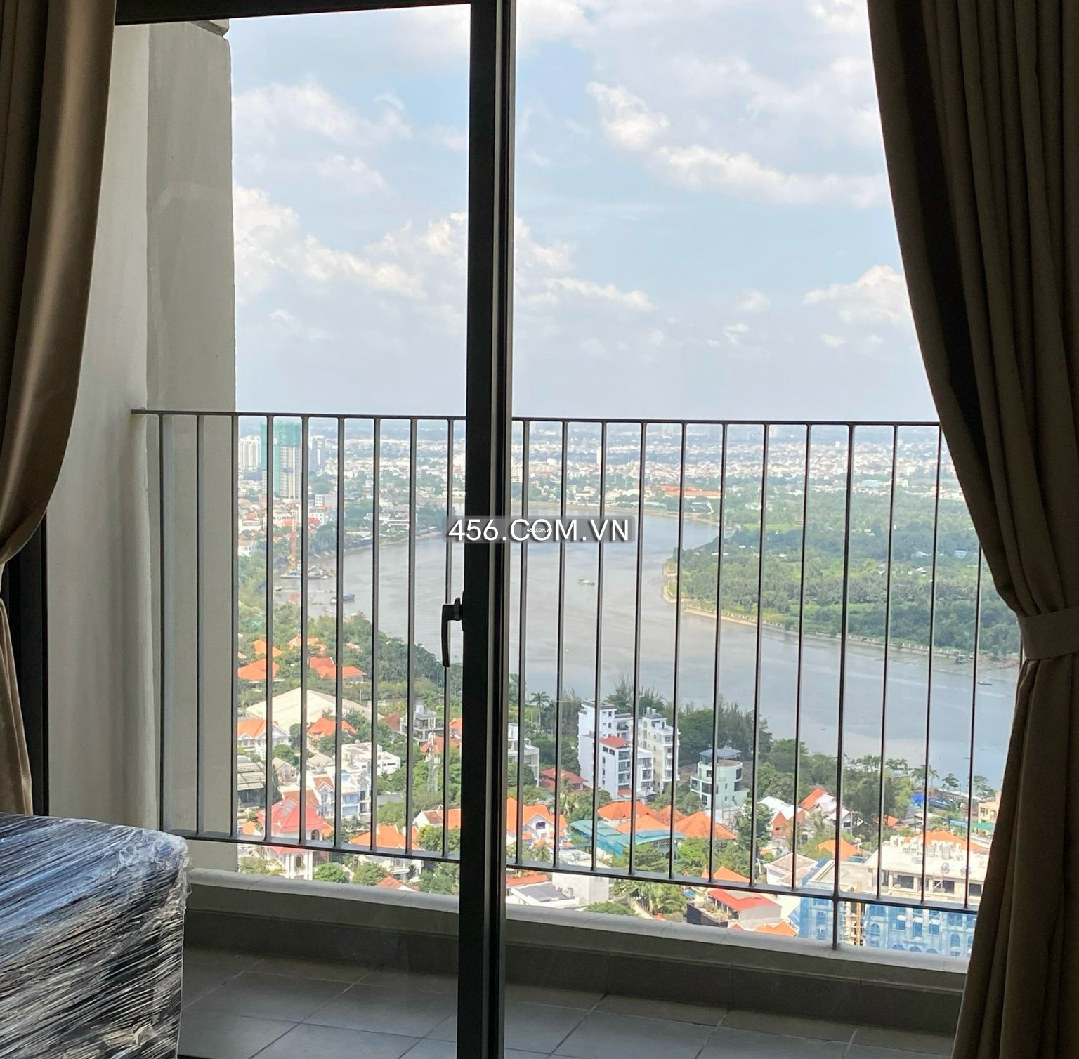 Hinh-2 Phòng Ngủ Căn Hộ Masteri Thảo Điền Tháp 5 View Sông  Lầu Cao Tuyệt Vời