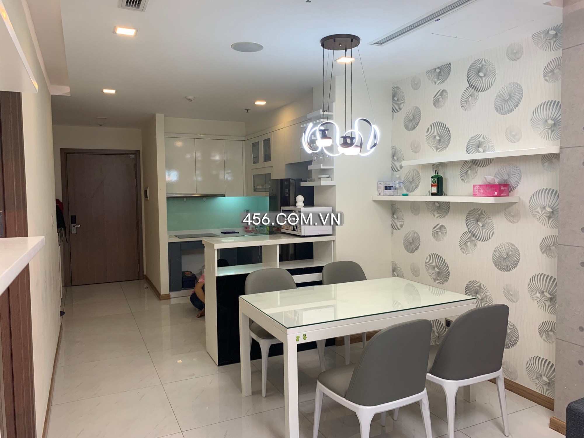 Hinh-Cho thuê căn hộ Vinhomes Central Park 2 phòng ngủ giá rẻ chỉ 21 triệu/tháng