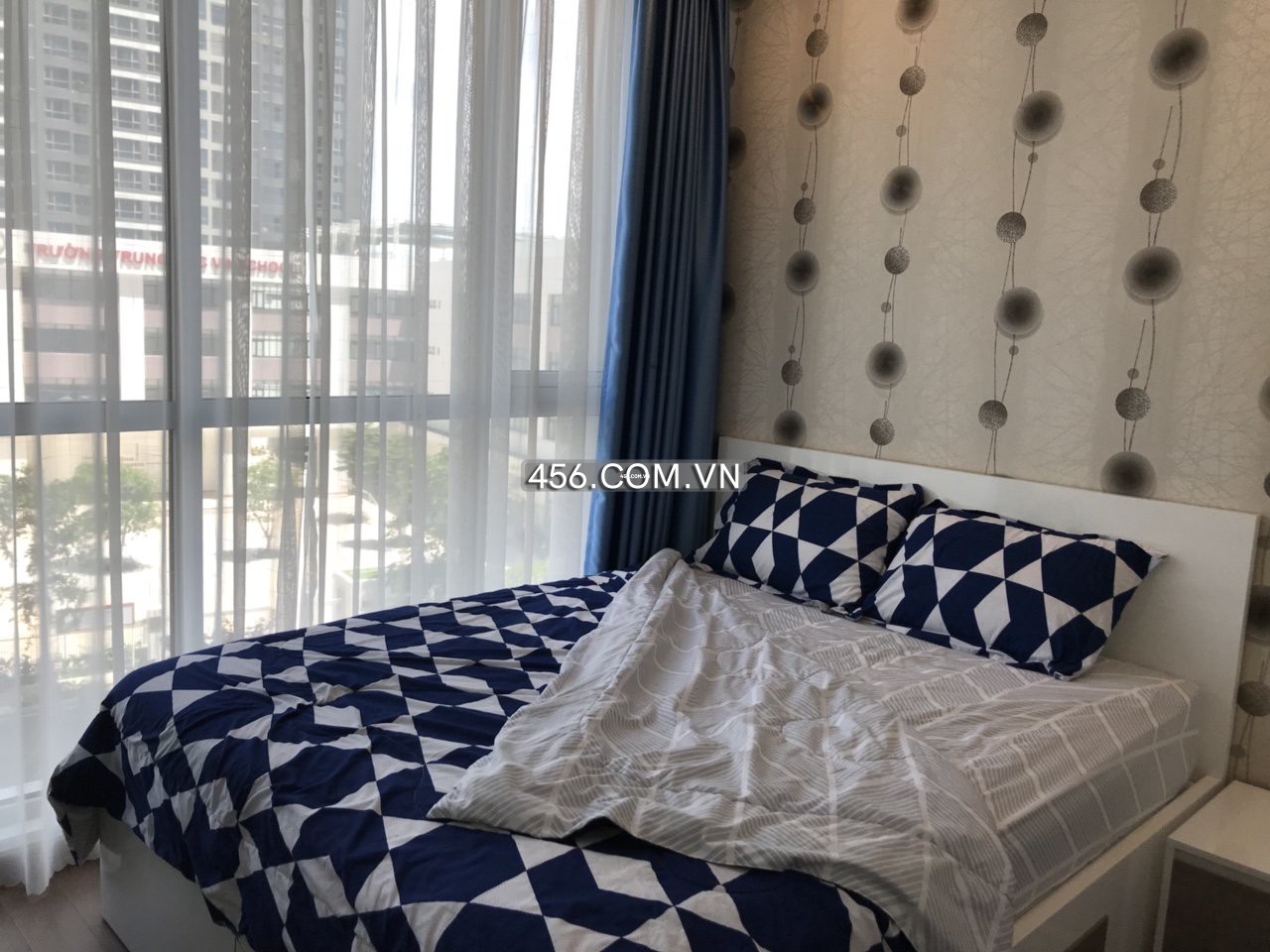 Hinh-Cho thuê căn hộ Vinhomes Central Park 2 phòng ngủ giá rẻ chỉ 21 triệu/tháng