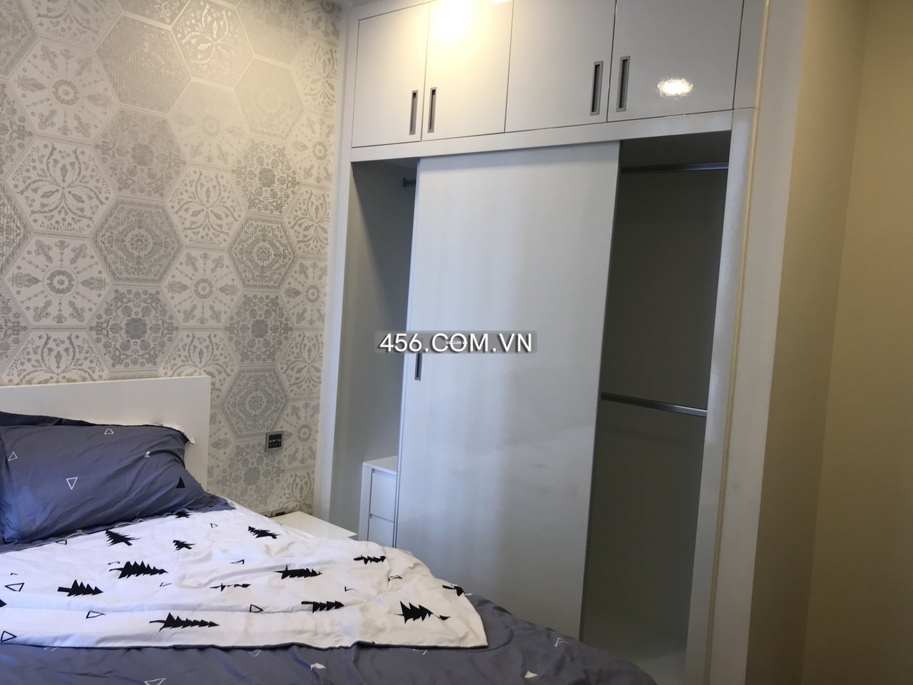 Hinh-Cho thuê căn hộ Vinhomes Central Park 2 phòng ngủ giá rẻ chỉ 21 triệu/tháng